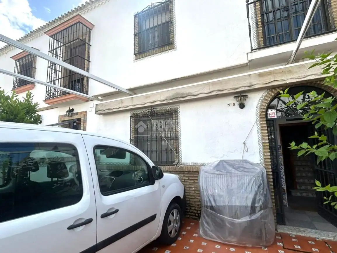 Vista exterior de Casa adosada en venta en Huelva con Aire acondicionado