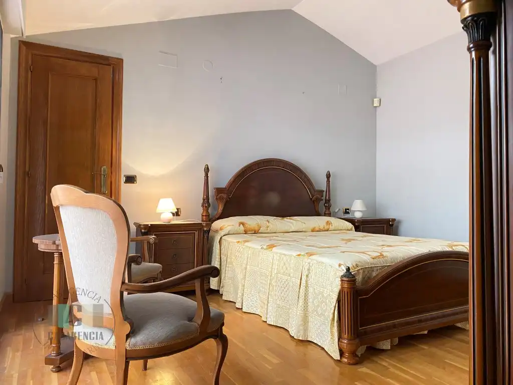Duplexes for sale in Calle Poeta Verdaguer, Hospital - Plaza del Real