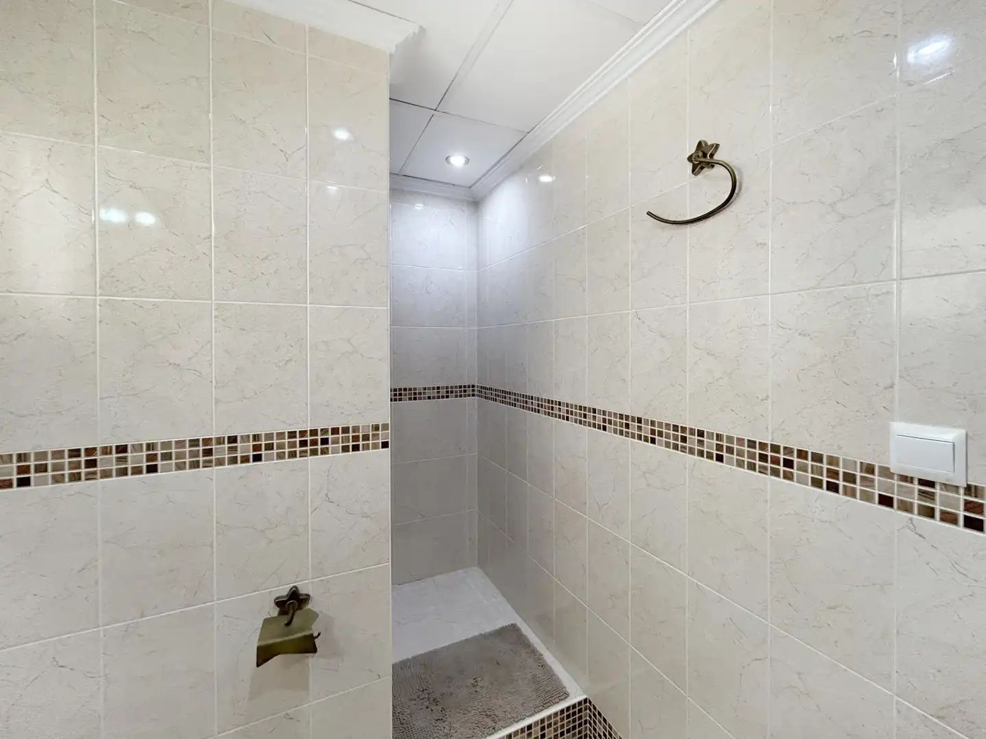Bathroom of Flat for rent in Novelda  with Alarm