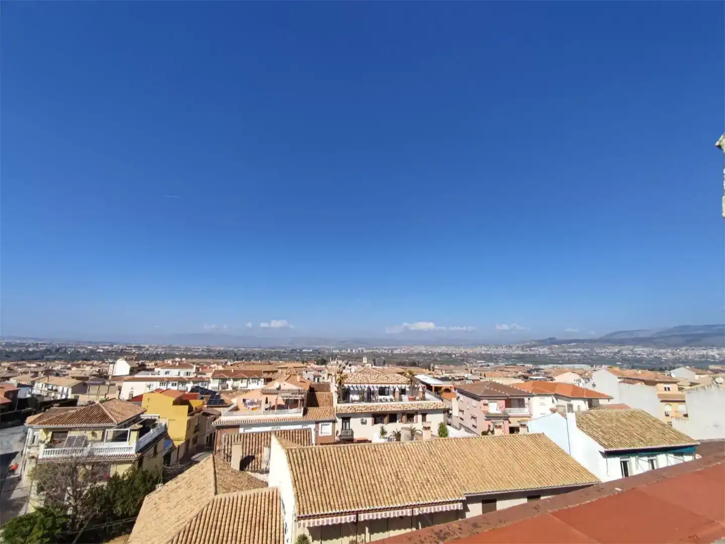 Vista exterior de Casa o xalet en venda en La Zubia amb Aire condicionat i Traster
