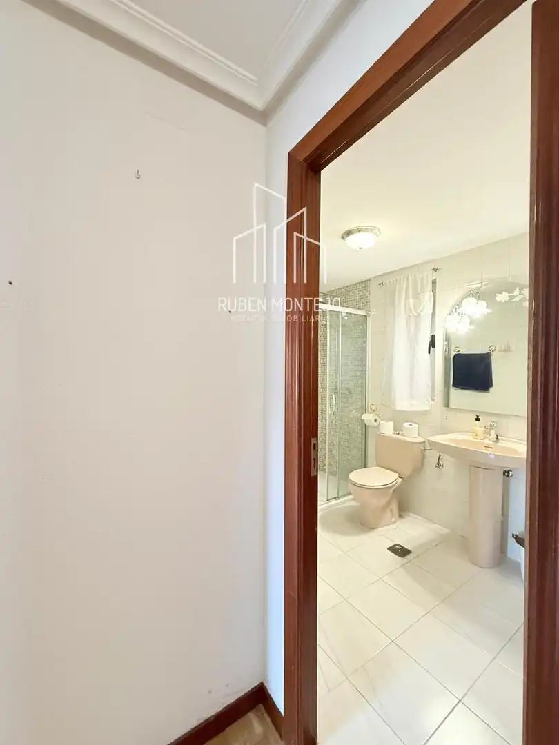 Bathroom of Flat for sale in Salamanca  with Heating, Terrace and Storage room