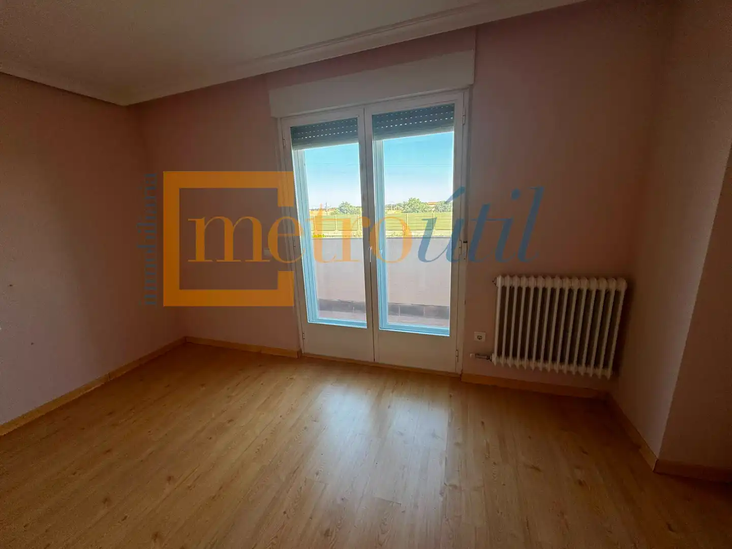 Dormitori de Casa adosada en venda en Galindo y Perahuy amb Calefacció, Jardí privat i Parquet