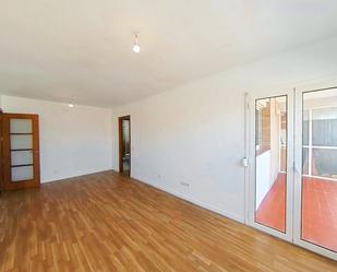 Living room of Flat for sale in Cornellà de Llobregat  with Heating, Terrace and Oven