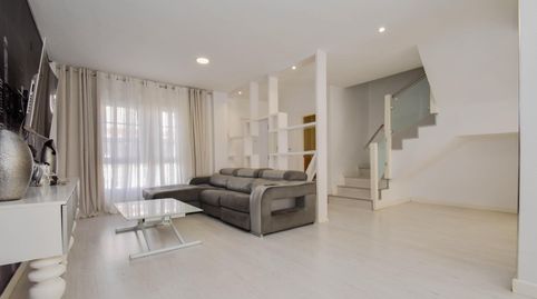 Foto 3 de Casa adosada en venta en Calle Rosalia de Castro, Cúllar Vega, Granada