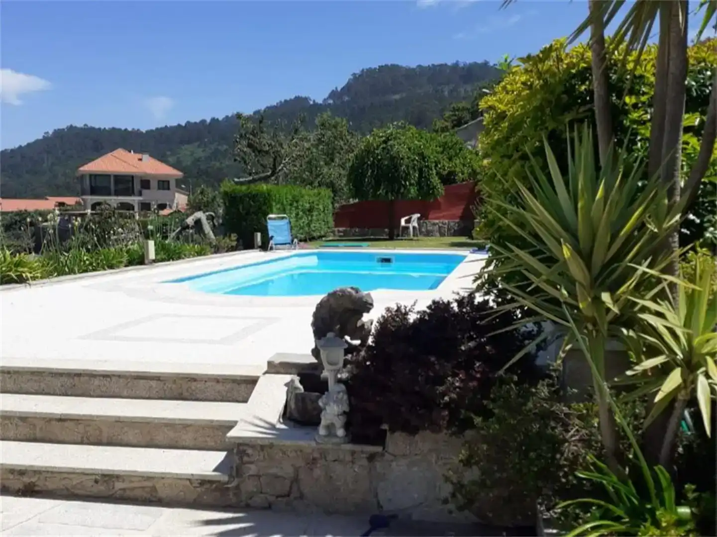 Swimming pool of Flat for rent in Bueu, Pontevedra