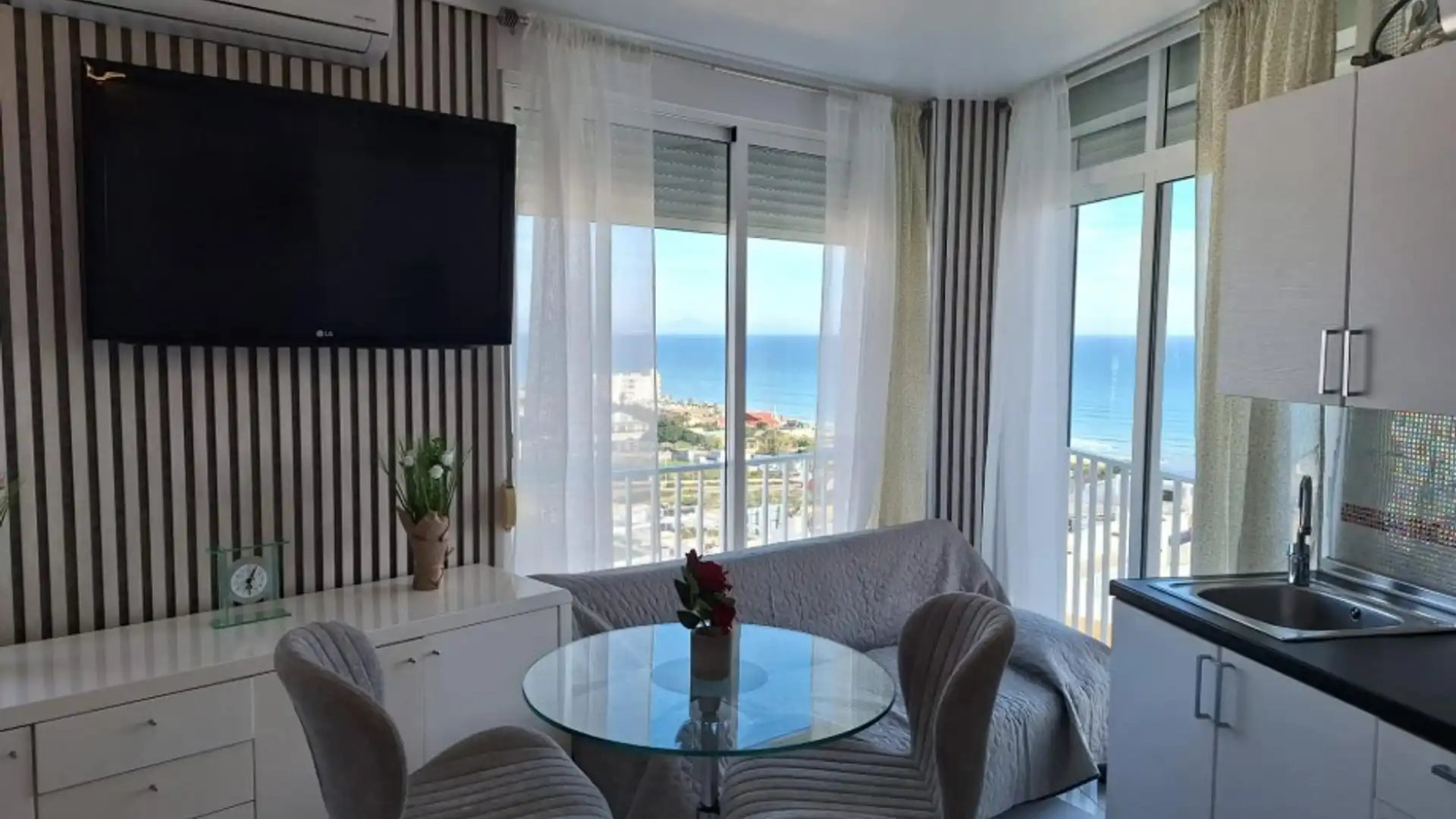 Habitación de Estudio en venta en Torrevieja con Aire acondicionado, Calefacción y Amueblado