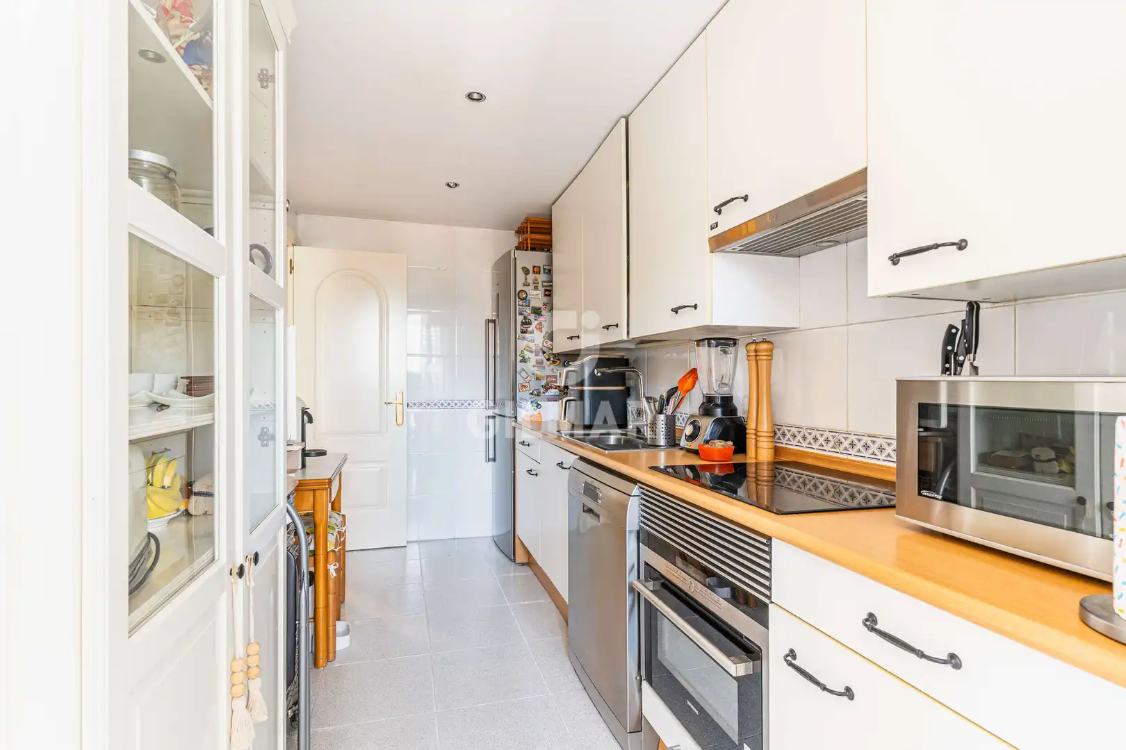 Kitchen of Flat for sale in Madrid  with Heating, Private garden and Storage room