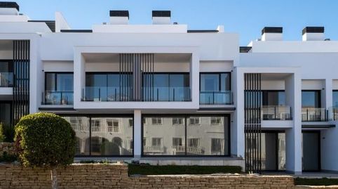 Una magnífica vivienda con todo lujo de comodidades, un entorno exclusivo y unas vistas espectaculares, en el enclave privilegiado