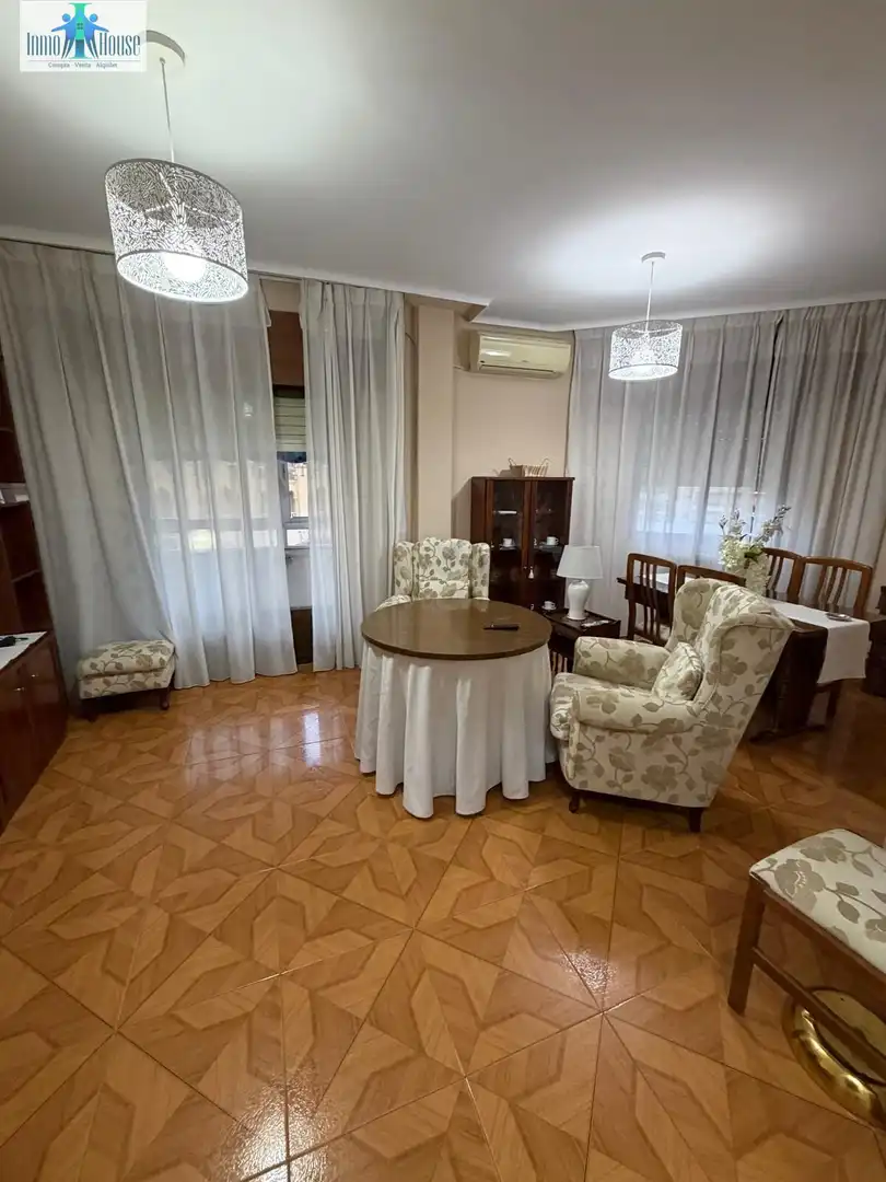 Flat for rent in Feria