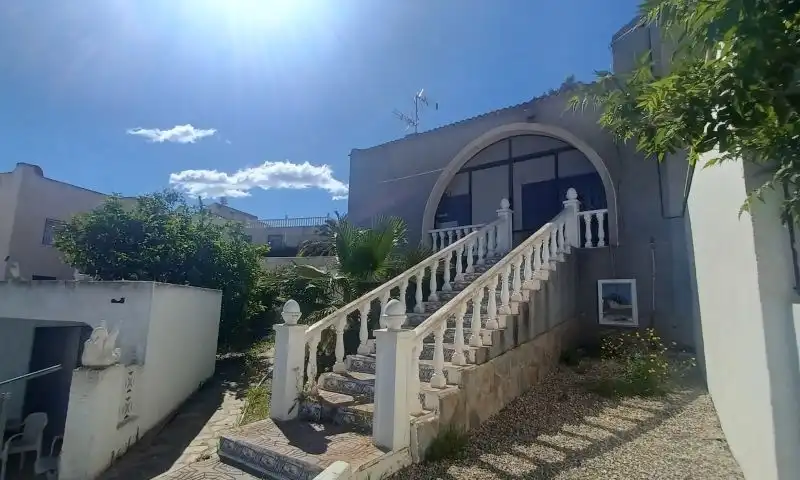 Villa mit Terrasse zum Verkauf in Calle Ricardo La Fuente