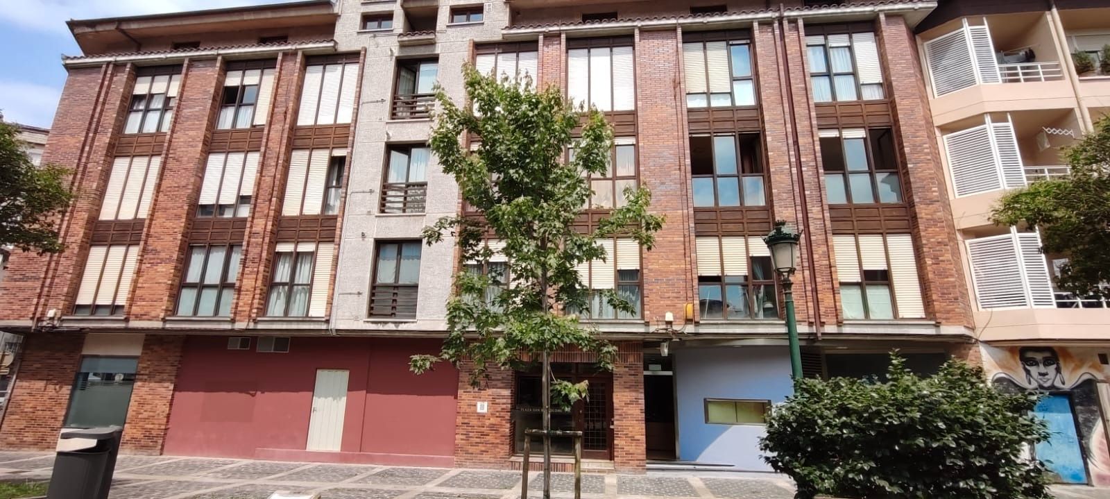 Vista exterior de Pis en venda en Torrelavega  amb Calefacció, Jardí privat i Balcó