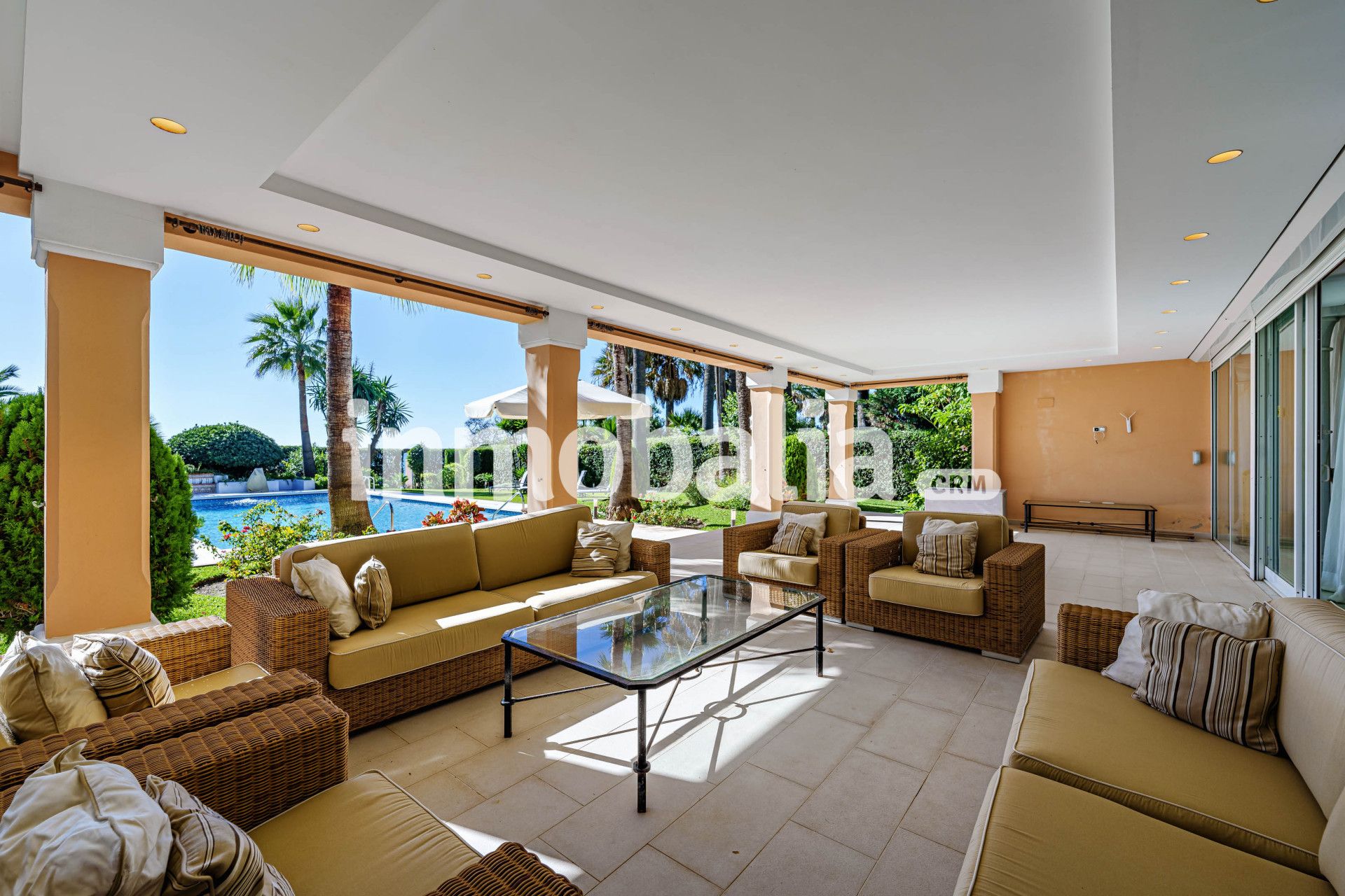 Terrace of House or chalet for sale in Estepona  with Air Conditioner, Private garden and Terrace