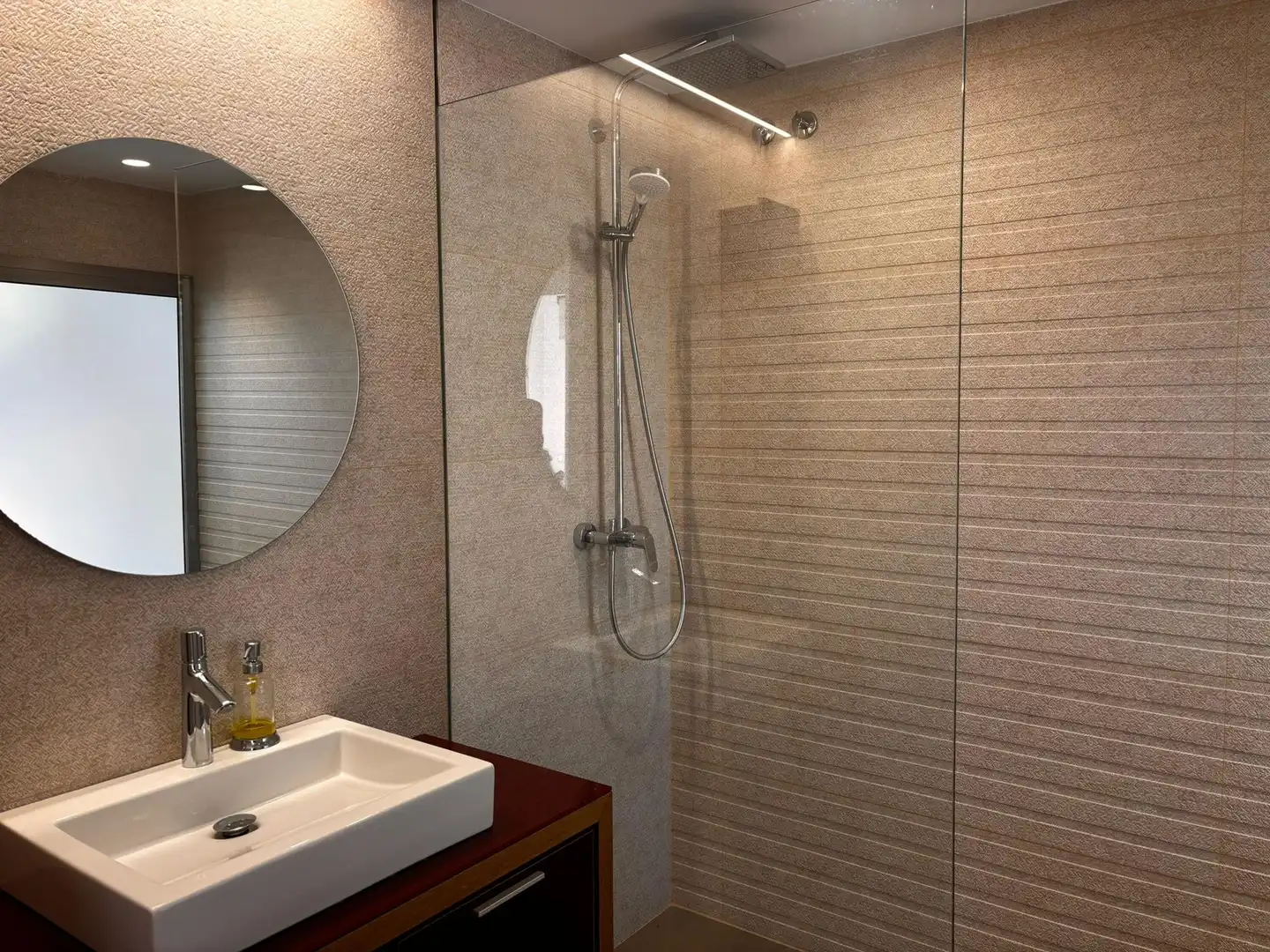 Baño de Casa o chalet en venta en L'Estartit con Aire acondicionado, Calefacción y Jardín privado