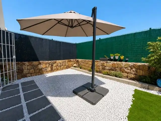 Terraza de Piso en venta en Manilva con Aire acondicionado, Calefacción y Jardín privado