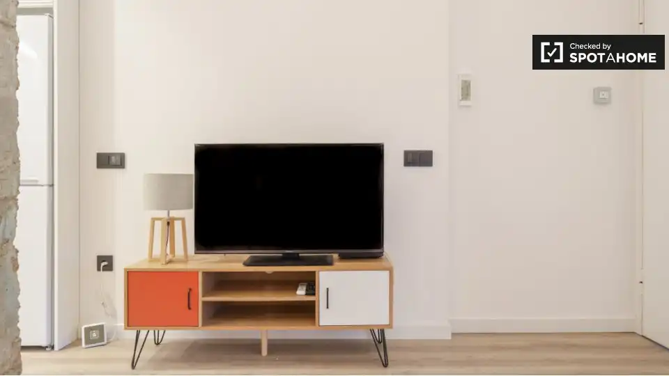 Living room of Flat for rent in Madrid  with Air Conditioner, Heating and Furnished