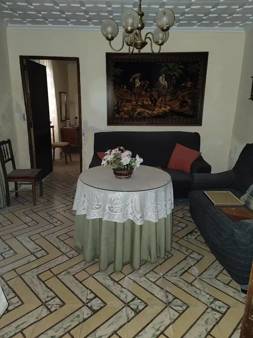 Sala d'estar de Casa o xalet en venda en Corral de Almaguer amb Calefacció, Jardí privat i Parquet