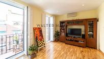 Living room of Flat for sale in  Madrid Capital  with Air Conditioner, Heating and Furnished