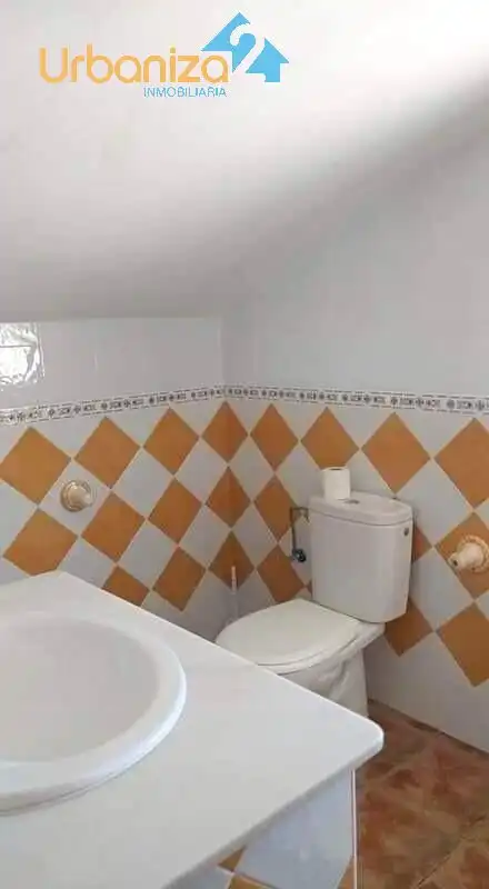 Baño de Ático en venta en Fregenal de la Sierra con Aire acondicionado, Terraza y Trastero