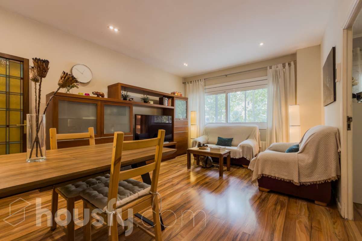 Sala d'estar de Pis en venda en  Barcelona Capital amb Aire condicionat, Calefacció i Parquet