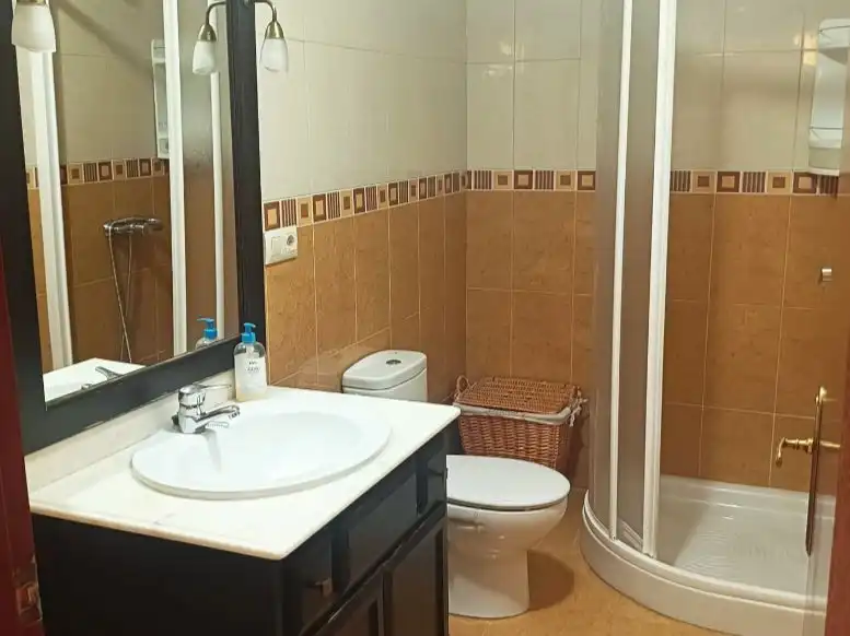 Bathroom of Flat for rent in Andújar  with Air Conditioner, Heating and Furnished