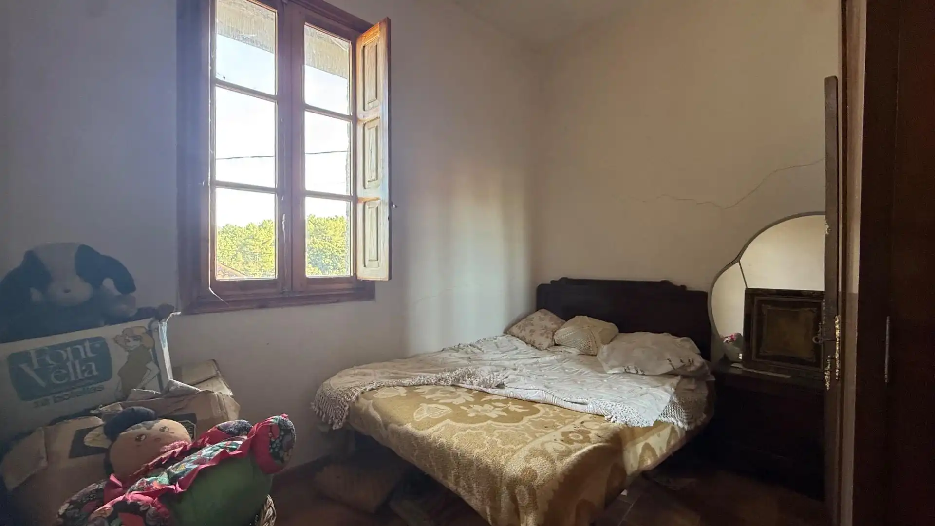 Dormitori de Casa o xalet en venda en Toén amb Jardí privat, Moblat i Balcó