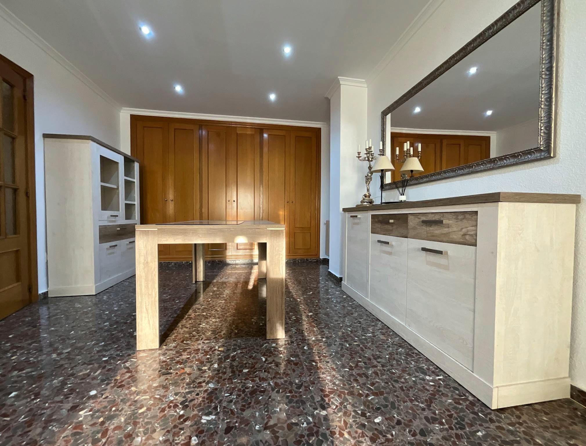 Dining room of Flat to rent in  Valencia Capital  with Air Conditioner, Heating and Furnished