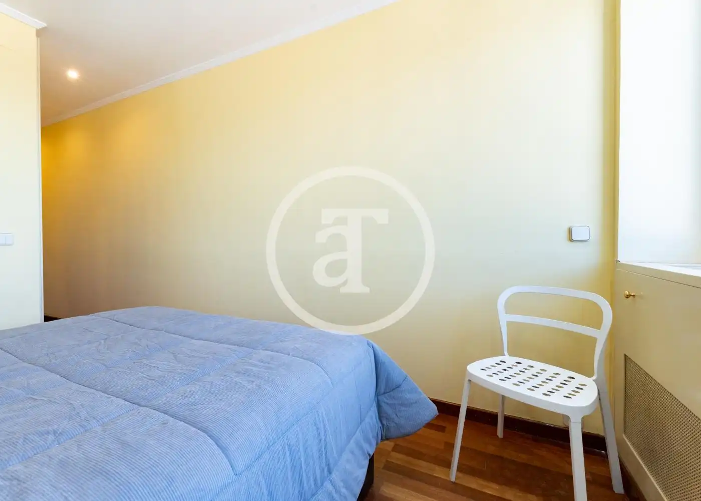 Schlafzimmer von Wohnung zur Miete in Madrid mit Klimaanlage, Heizung und Möbliert
