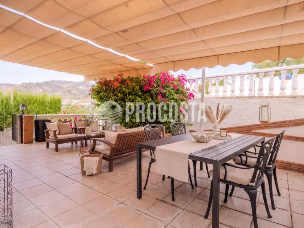 Haus mit Pool zum Verkauf in Avenida los Pinos, imagen 2