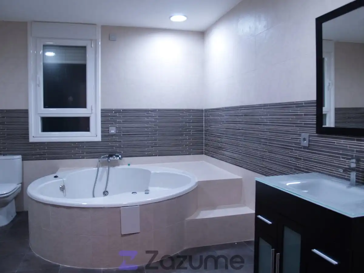Baño de Casa o chalet de alquiler en Aldeamayor de San Martín con Calefacción, Jardín privado y Terraza