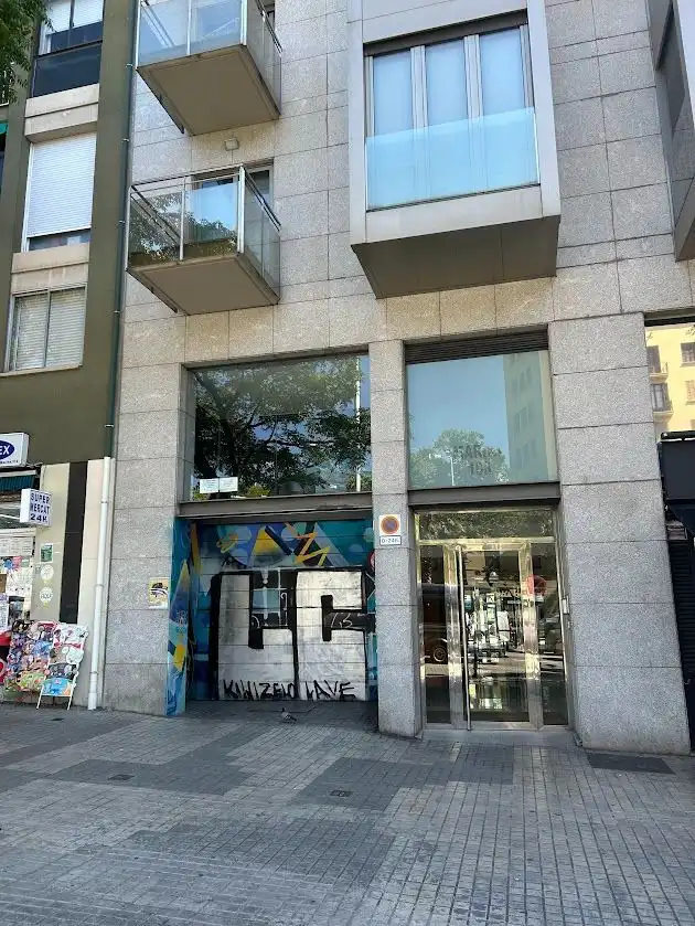 Außenansicht von Garage zum Verkauf in Barcelona