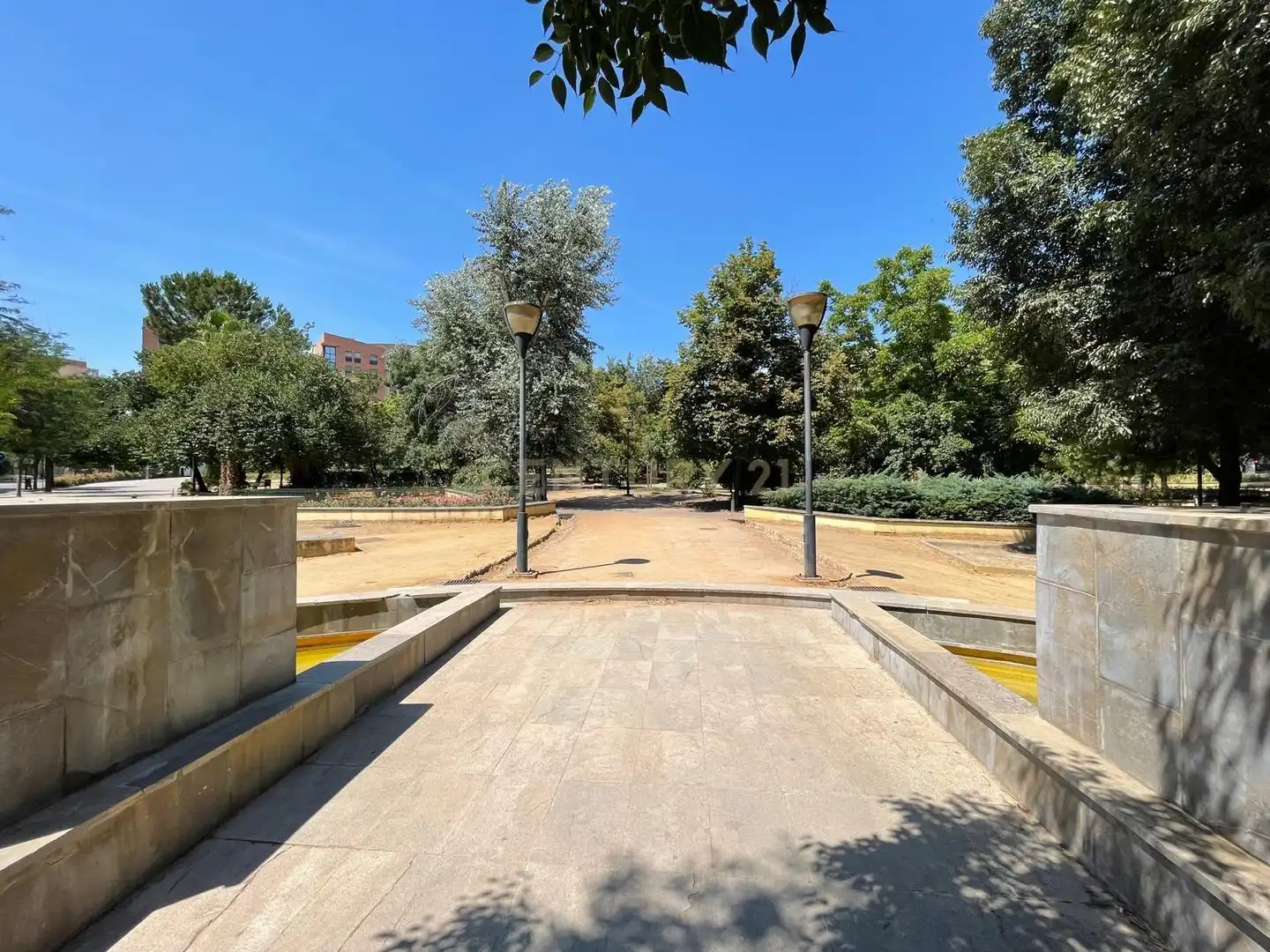 Vista exterior de Piso de alquiler en Granada con Lavadora, Microondas y TV