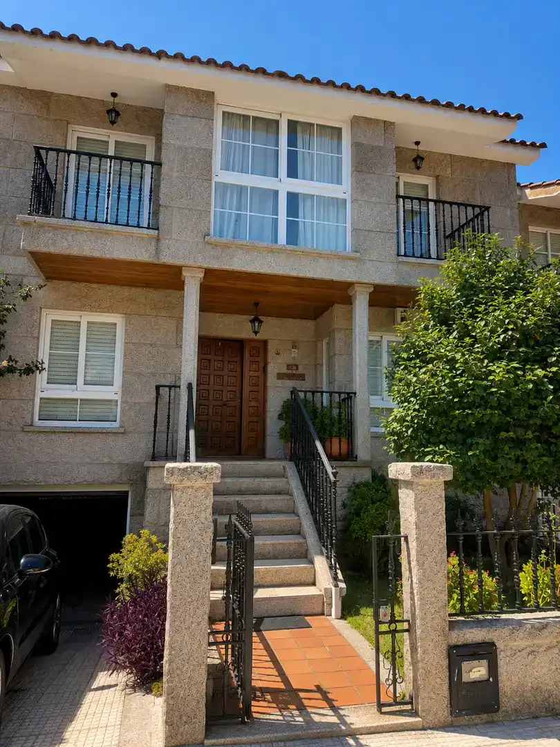 Exterior view of Houses for sale in Ourense Capital   with Private garden, Parquet flooring and Storage room