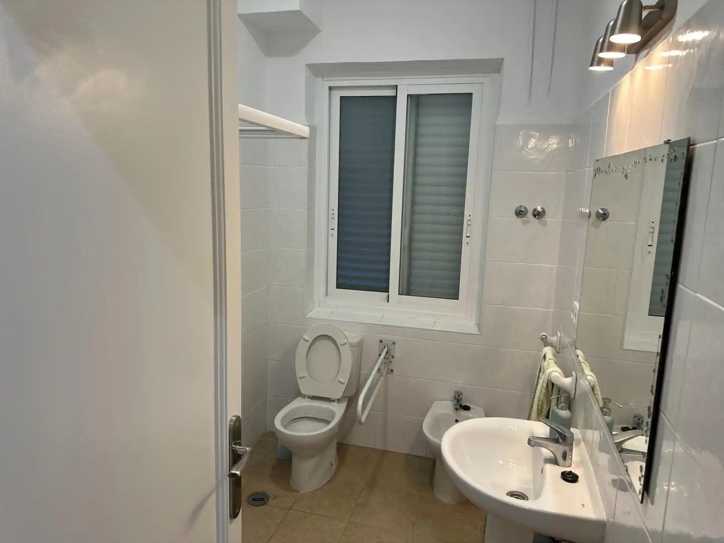Badezimmer von Wohnung zur Miete in Murcia mit Möbliert