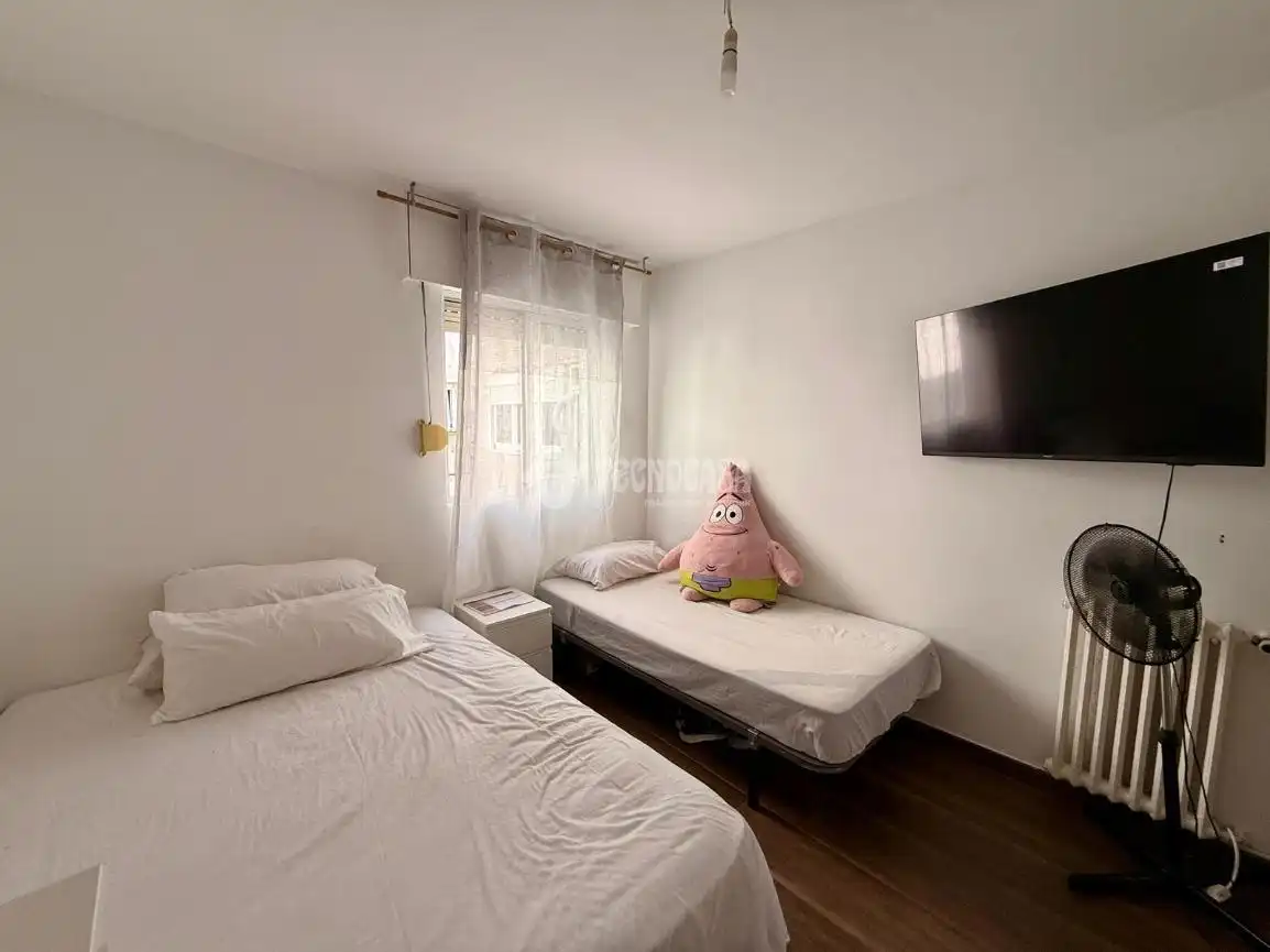 Habitación de Piso en venta en Madrid con Calefacción