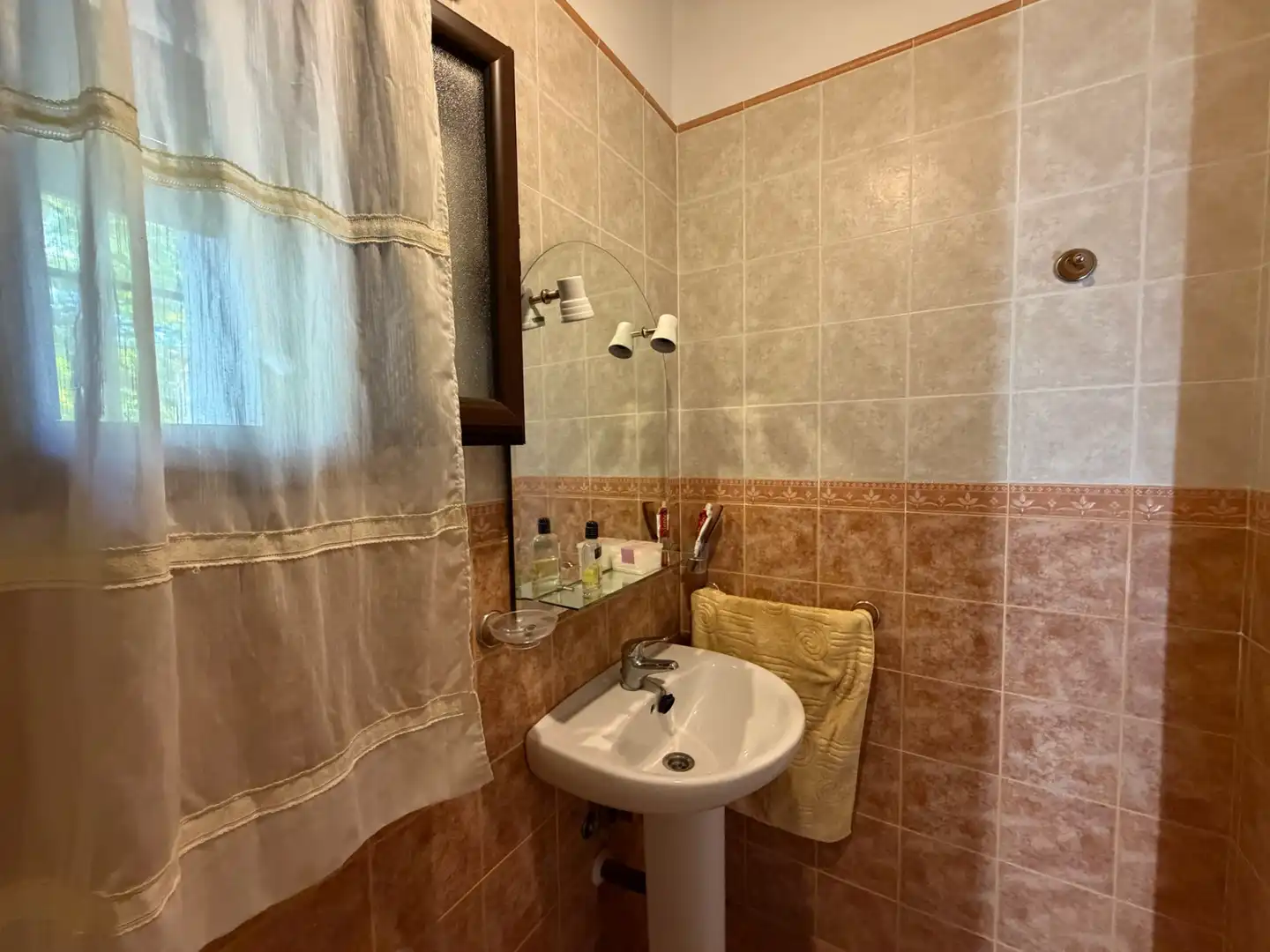 Baño de Finca rústica en venta en Yunquera con Jardín privado, Piscina y Amueblado