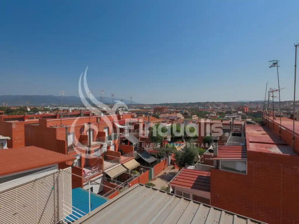 Dormitori de Casa adosada en venda en Canovelles