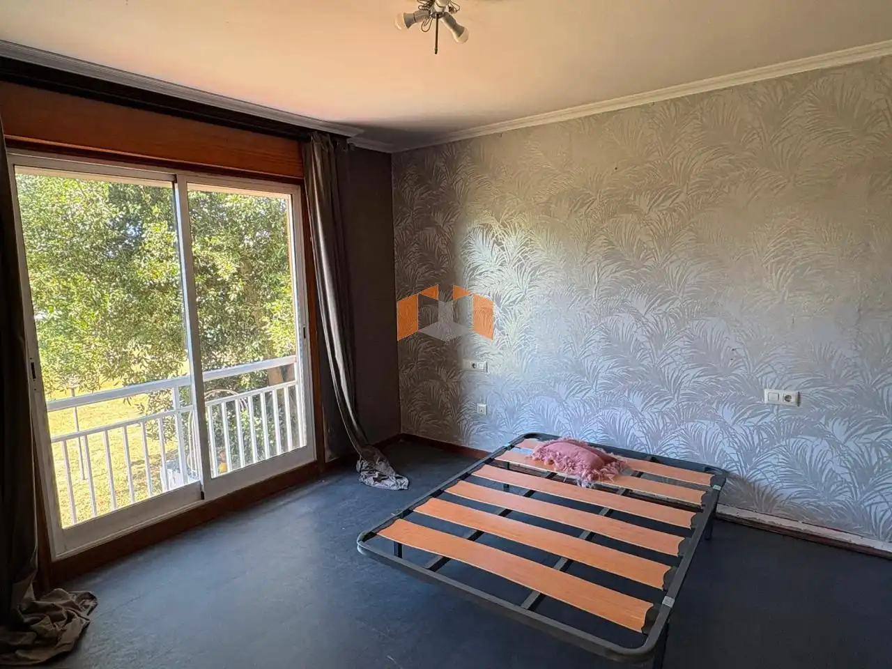 Habitación de Casa o chalet en venta en Vigo  con Calefacción, Jardín privado y Parquet