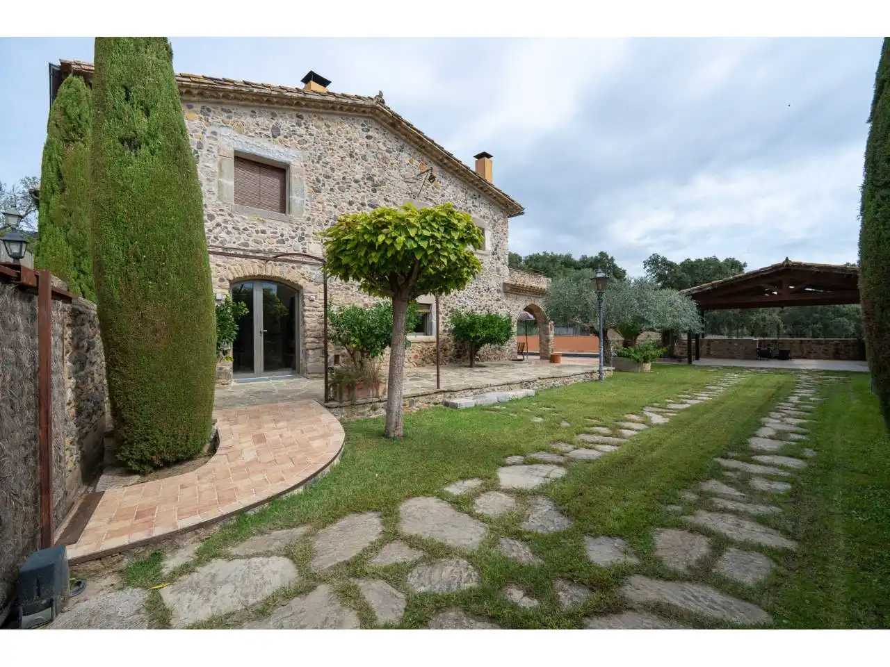 Vista exterior de Finca rústica de lloguer en Garrigàs, Girona