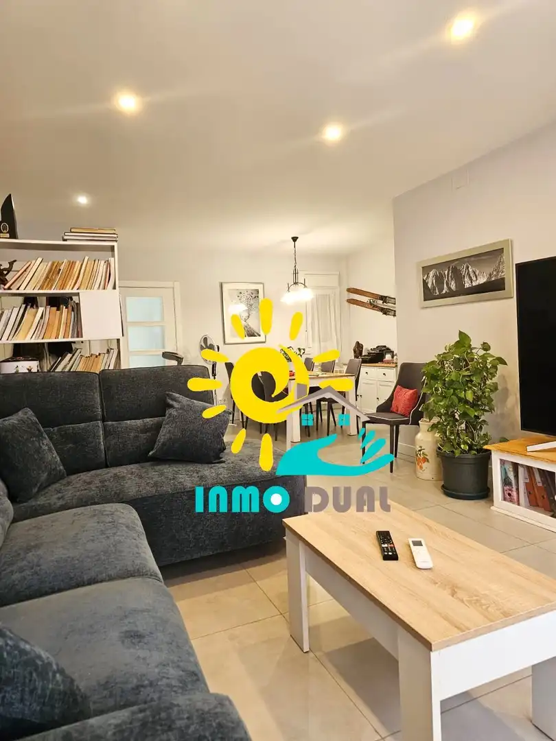 Living room of Apartments for sale in Badajoz  with Air Conditioner and Storage room