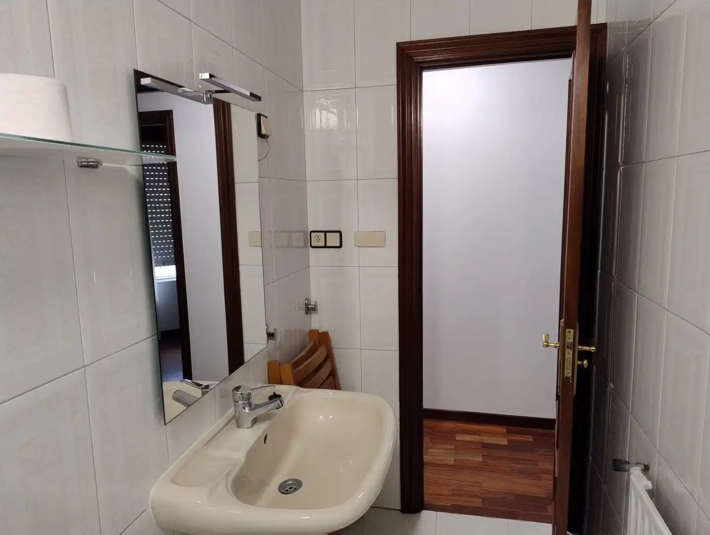 Bathroom of Flat for rent in Santiago de Compostela   with Heating, Furnished and Oven