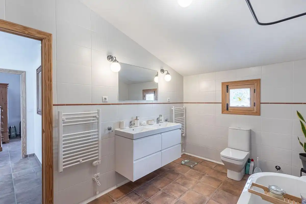 Bany de Casa o xalet en venda en Arenas del Rey amb Calefacció i Terrassa