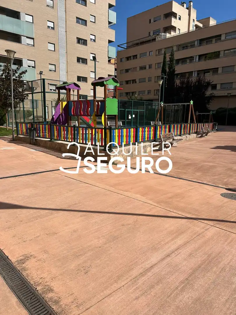 Flat with pool to rent in Catedratica Asun. Linares, imagen 38