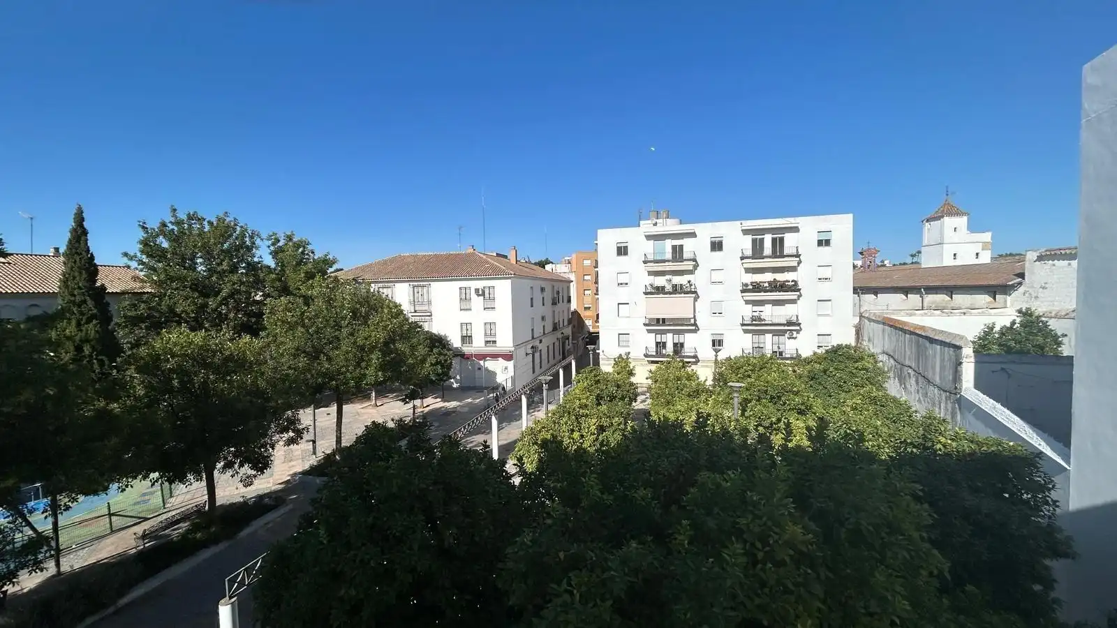 Vista exterior de Pis en venda en Jerez de la Frontera amb Aire condicionat, Jardí privat i Traster