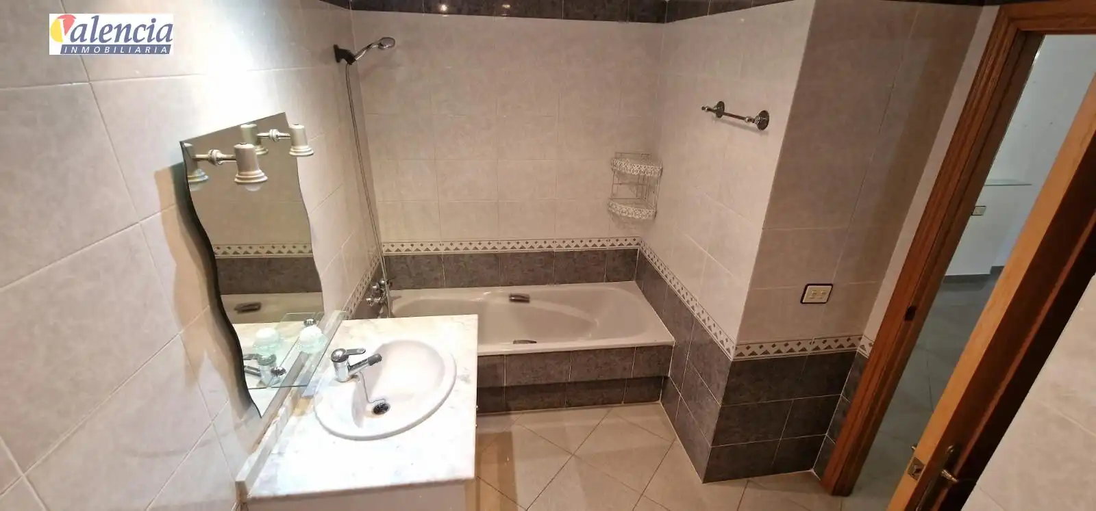 Bathroom of Flat for sale in Valencia  with Balcony