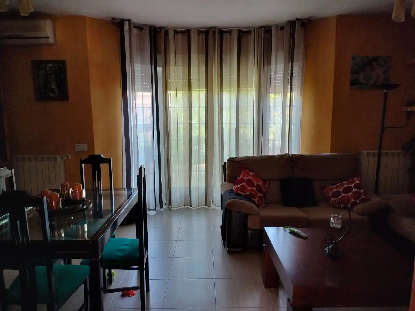 Sala d'estar de Casa o xalet en venda en Valdemoro amb Aire condicionat, Calefacció i Jardí privat