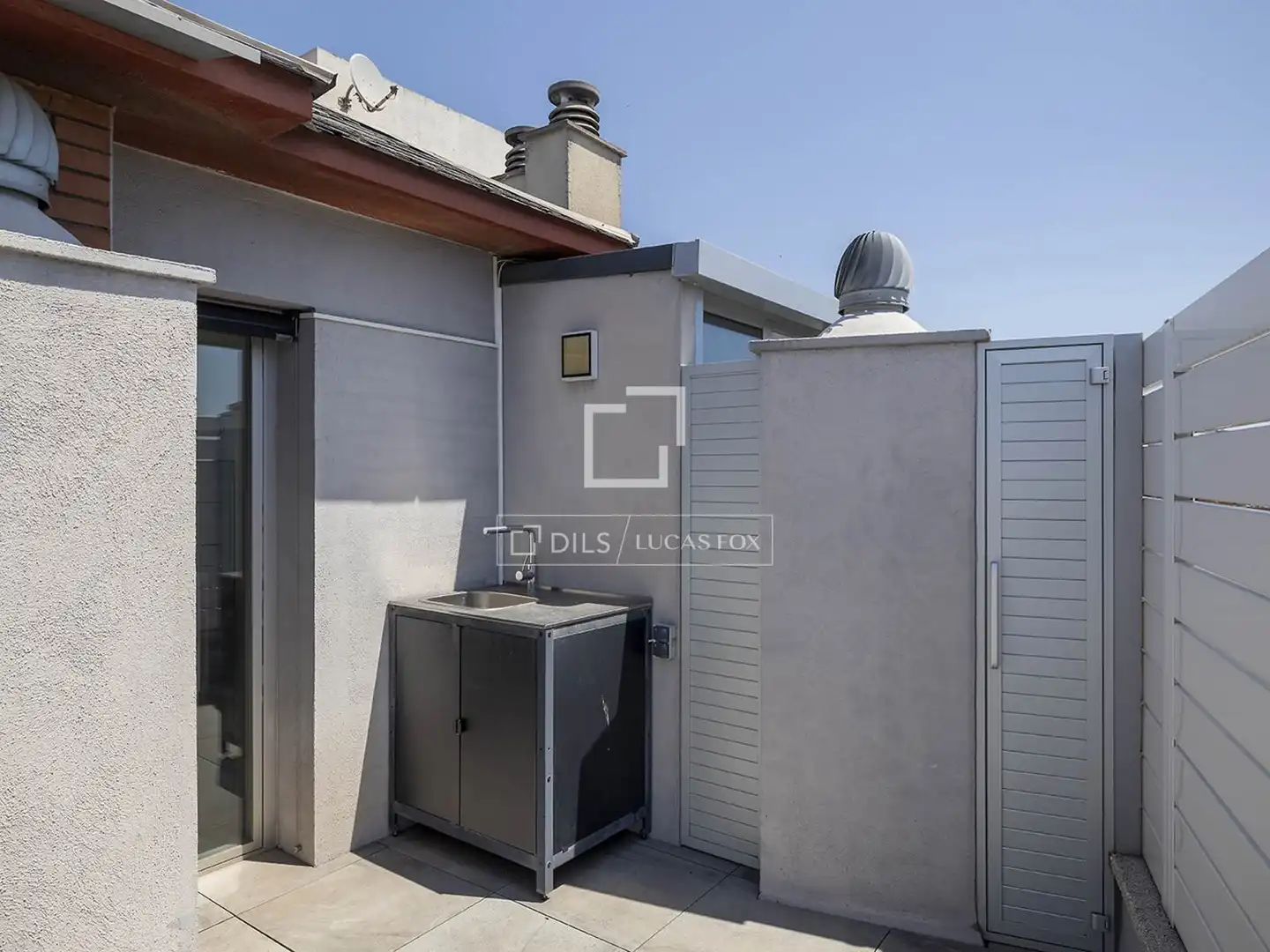 Terrasse von Dachboden zur Miete in Barcelona mit Klimaanlage, Terrasse und Möbliert