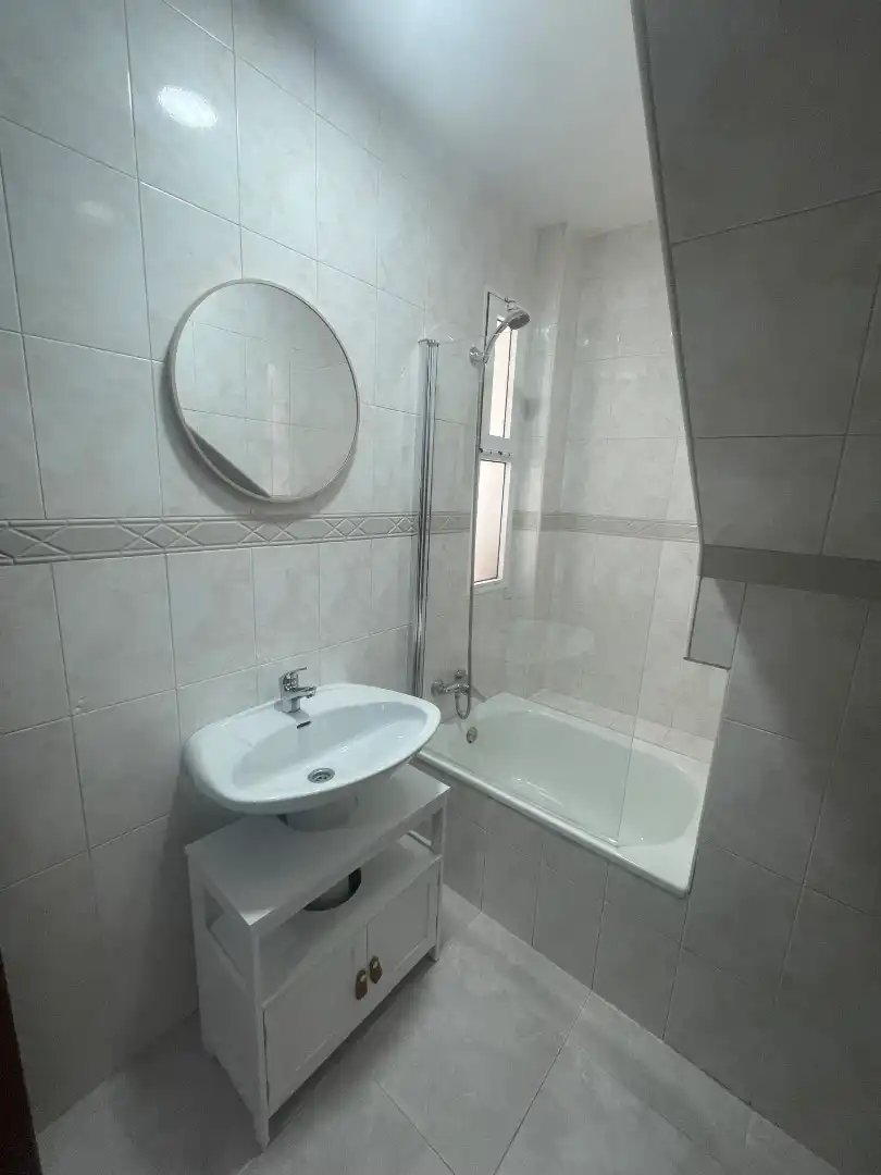 Bathroom of Flat for rent in Almendralejo  with Air Conditioner, Furnished and Oven