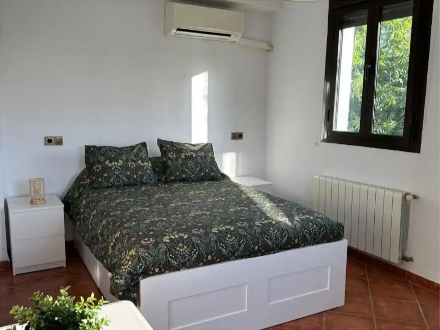 Dormitori de Finca rústica en venda en Arriate amb Aire condicionat i Piscina
