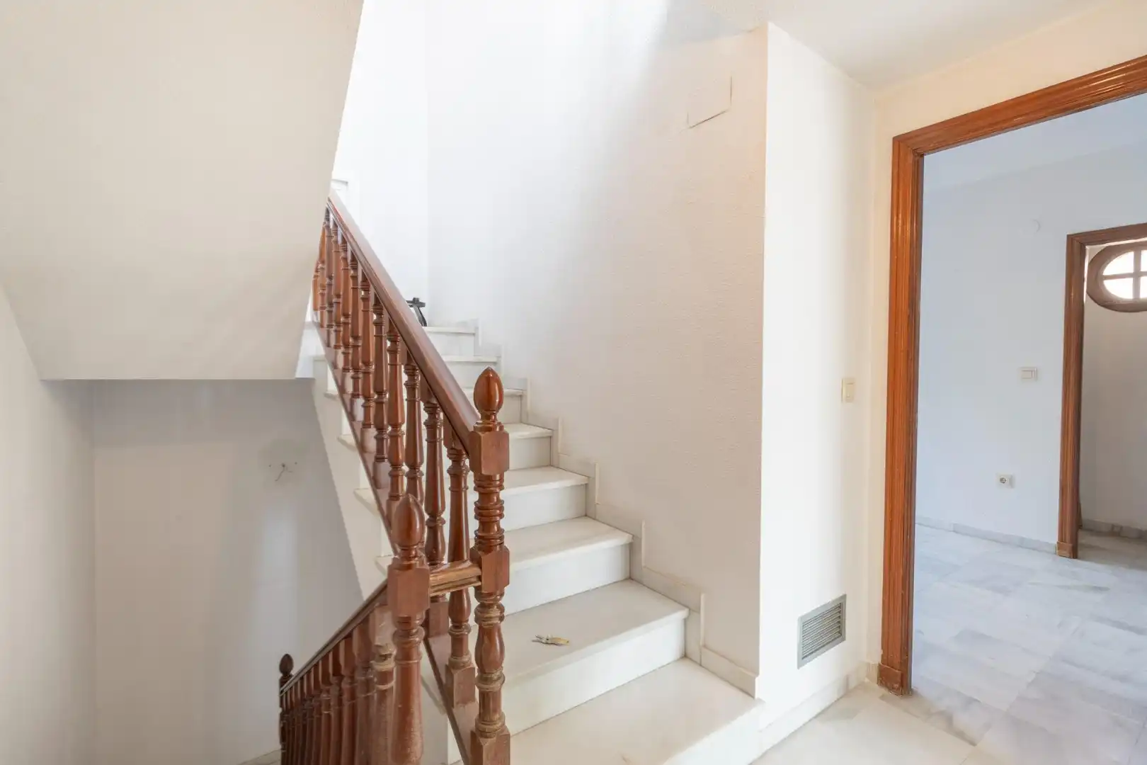 Casa adosada en venta en Granada con Calefacción, Terraza y Trastero