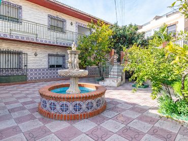 Casa con jardín en venta en Calle Retiro 13